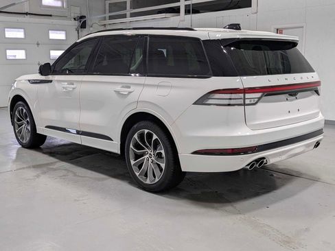 Certified 2025 Lincoln Aviator AWD w/ Jet Appearance Package image 10