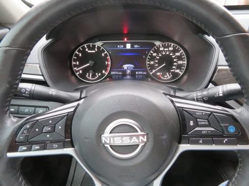 Used 2024 Nissan Altima 2.5 SL FWD image 24