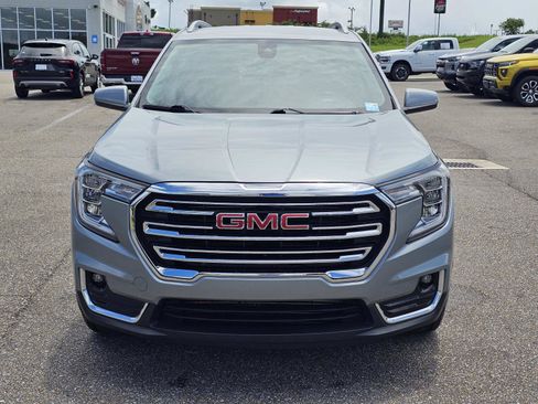 Used 2024 GMC Terrain SLT FWD image 2