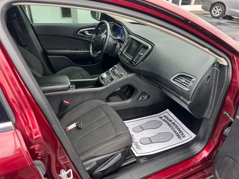 Used 2016 Chrysler 200 Limited w/ Comfort Group image 8