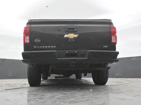 Used 2018 Chevrolet Silverado 1500 LTZ Z71 w/ LTZ Plus Package AWD/4WD image 32
