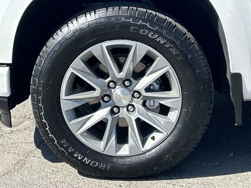 Used 2022 Chevrolet Silverado 1500 High Country w/ Technology Package image 10