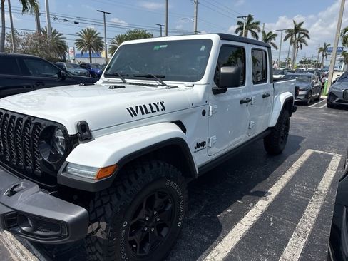 Used 2022 Jeep Gladiator Sport AWD/4WD image 5