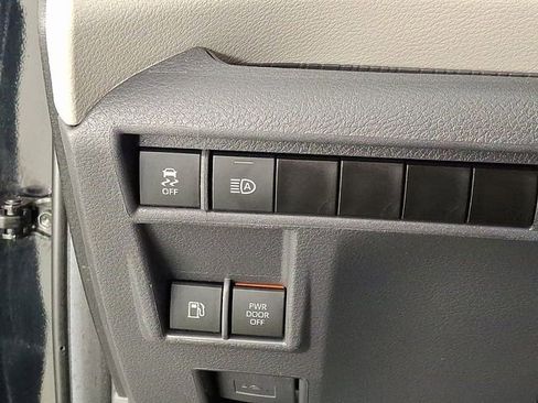 Certified 2024 Toyota Sienna LE image 24