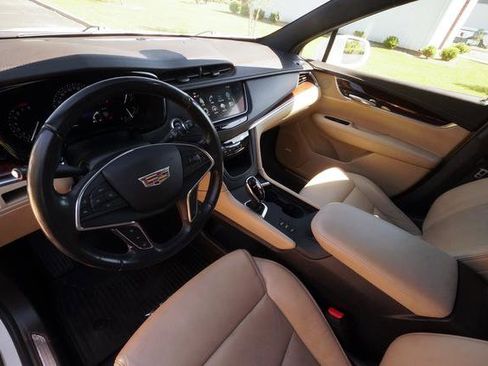 Used 2018 Cadillac XT5 Luxury w/ Driver Awareness Package image 24