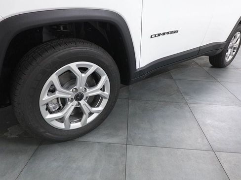 New 2026 Jeep Compass Latitude image 29