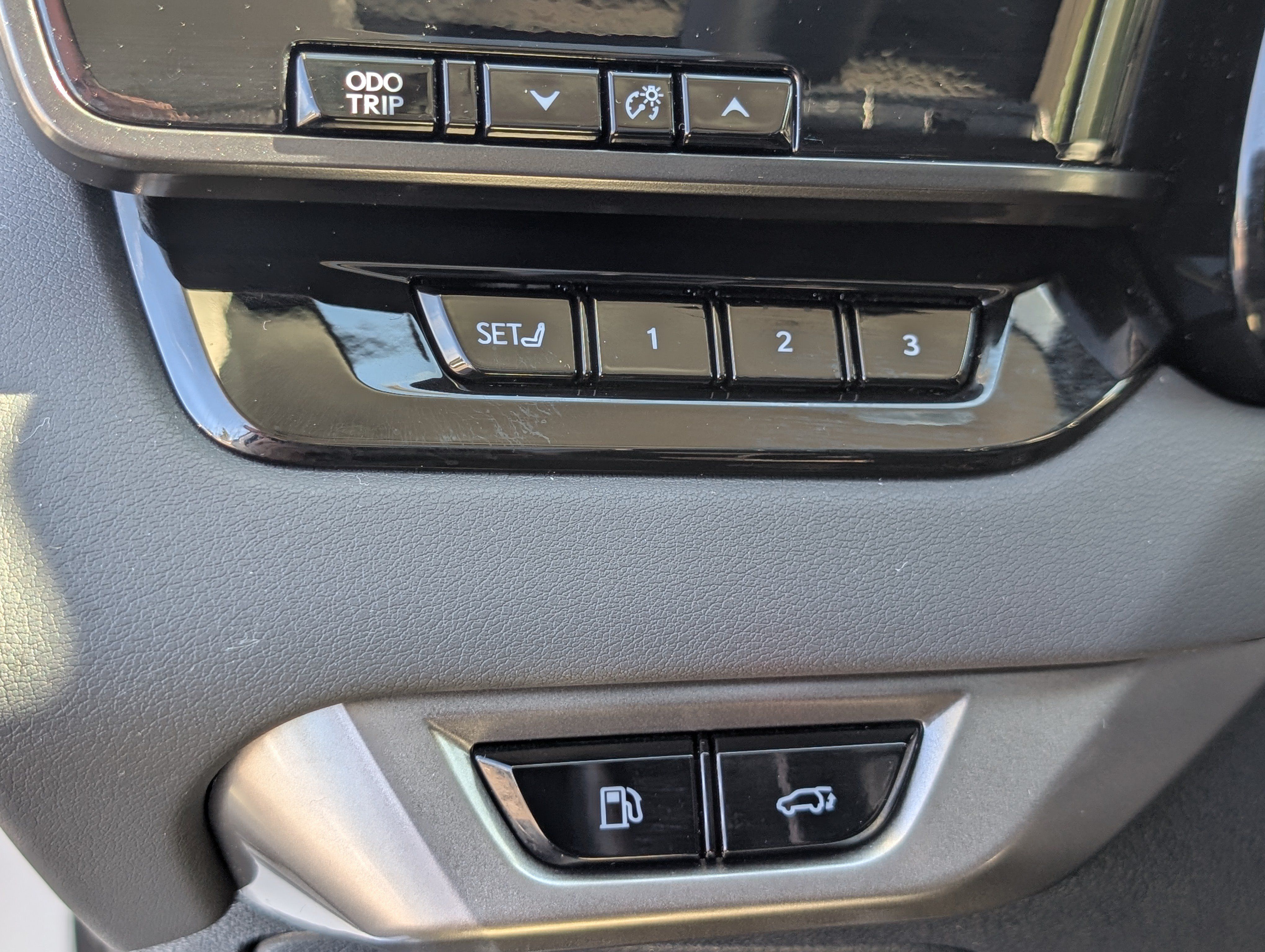 Used 2023 Lexus RX 350 Premium w/ Accessory Package (Z1) AWD/4WD image 22