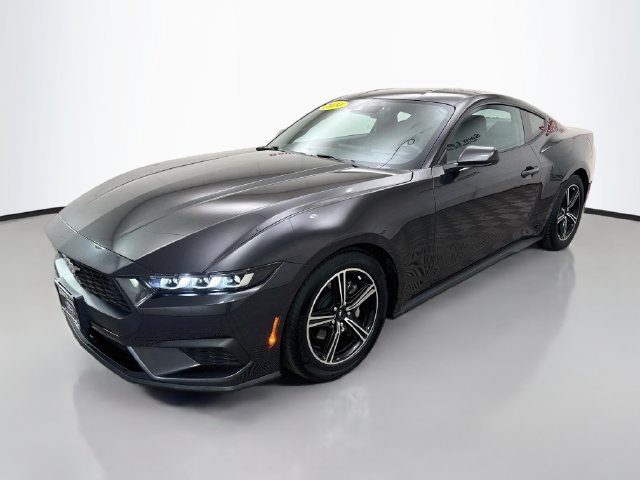 Used 2024 Ford Mustang Coupe RWD image 3