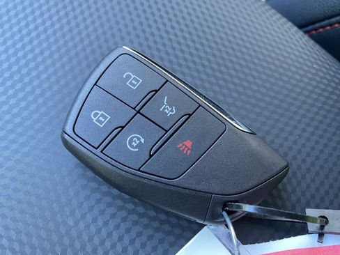 Used 2026 Chevrolet Equinox RS FWD image 37