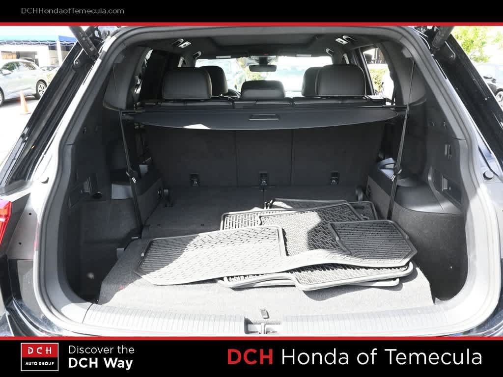 Used 2024 Volkswagen Tiguan SE R-Line FWD image 22