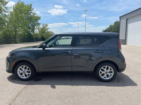 Used 2025 Kia Soul LX w/ LX Technology Package FWD image 8