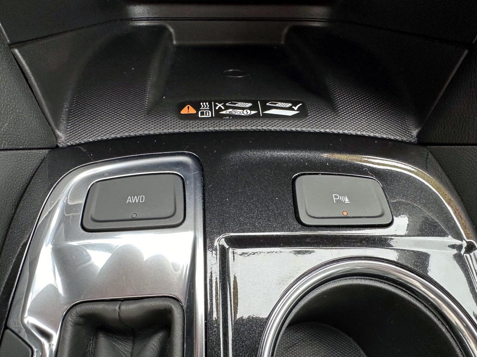 Used 2023 Chevrolet Equinox Premier AWD/4WD image 25