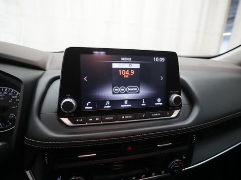 Used 2021 Nissan Rogue S AWD/4WD image 6
