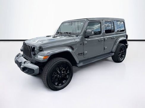 Used 2022 Jeep Wrangler Unlimited Sahara image 3