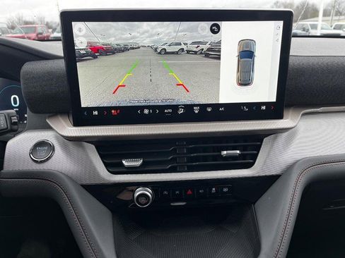 New 2025 Ford Explorer Active w/ Active Comfort Package image 16