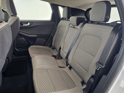 Used 2020 Ford Escape SE image 17