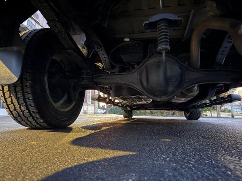 Used 2010 Toyota Tundra 4x4 Double Cab image 30