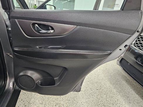 Used 2016 Nissan Rogue S AWD/4WD image 28