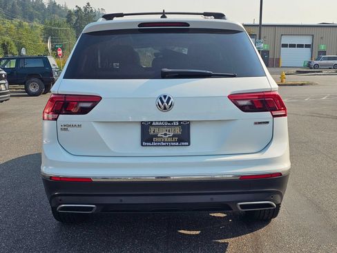 Used 2021 Volkswagen Tiguan SEL w/ 3rd Row Seat Package AWD/4WD image 4