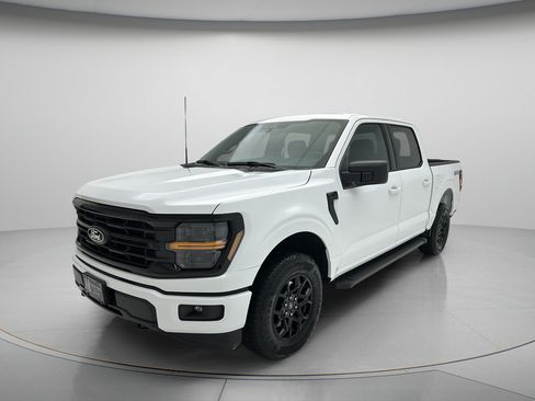 Used 2025 Ford F150 XLT w/ Equipment Group 301A Standard AWD/4WD image 3