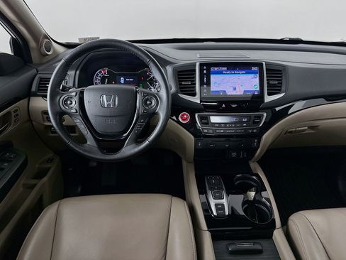 Used 2017 Honda Pilot Touring image 24