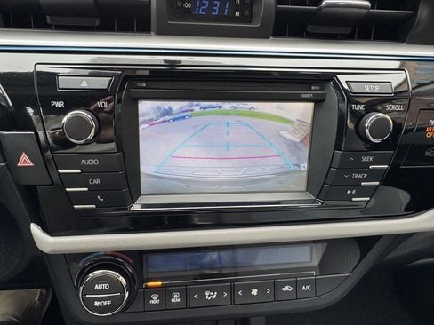 Used 2016 Toyota Corolla LE FWD image 13