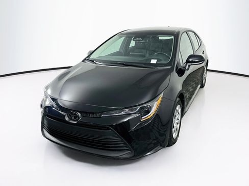 Used 2026 Toyota Corolla LE FWD image 3