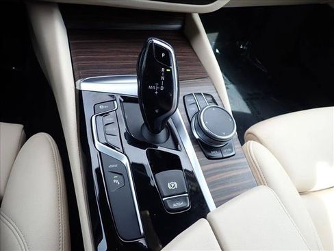 Used 2019 BMW 530e xDrive AWD/4WD image 20