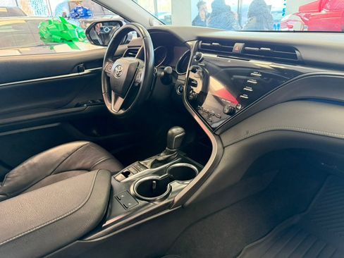 Used 2019 Toyota Camry XSE w/ Navigation Package image 41
