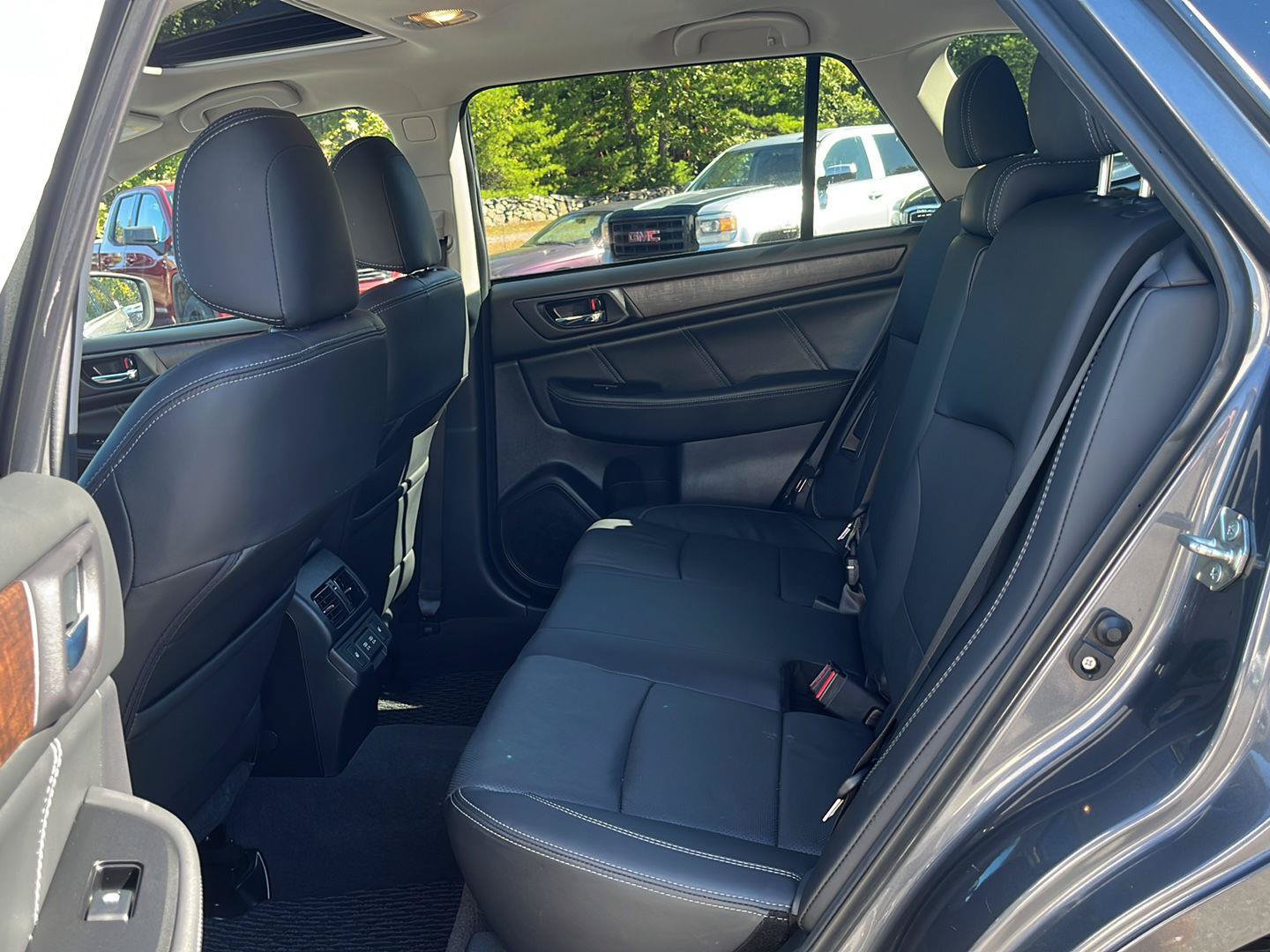 Used 2019 Subaru Outback 2.5i Limited AWD/4WD image 10