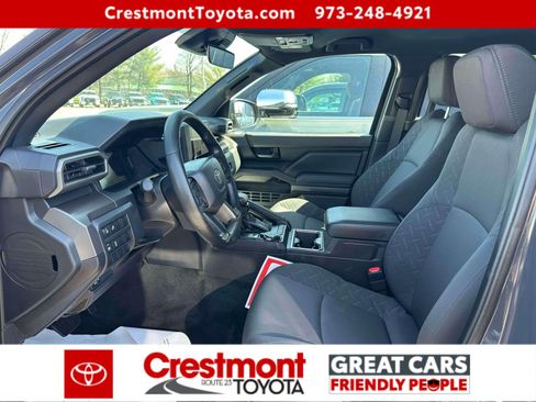 Certified 2025 Toyota Tacoma SR5 AWD/4WD image 16
