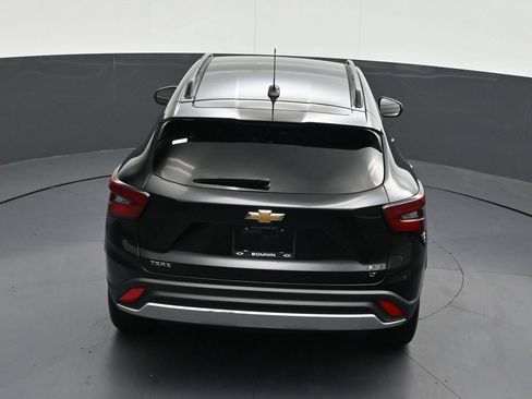 Used 2025 Chevrolet Trax LT FWD image 19