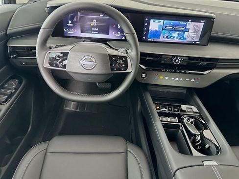 Certified 2025 Nissan Murano SV image 22