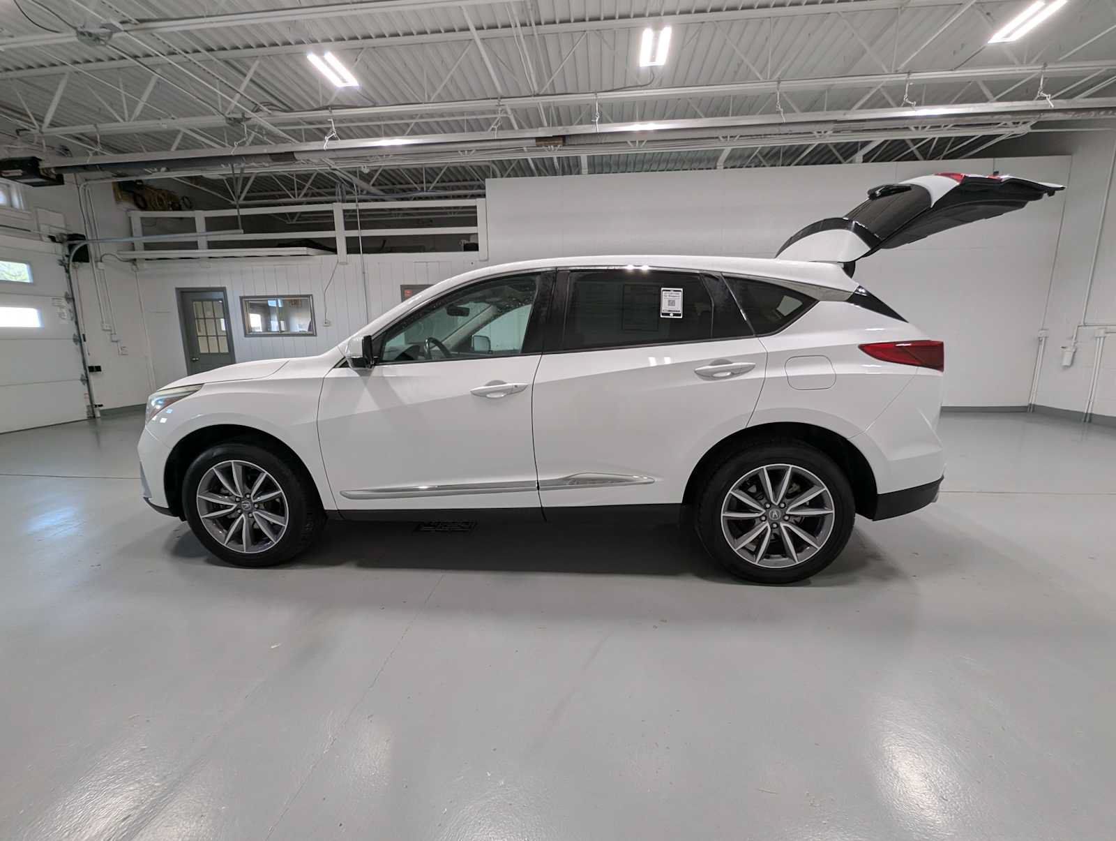 Used 2020 Acura RDX w/ Technology Package AWD/4WD image 12