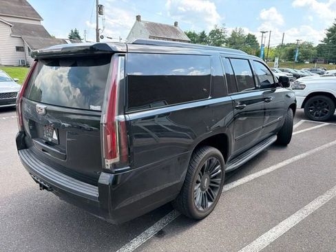 Used 2016 Cadillac Escalade ESV Luxury AWD/4WD image 11