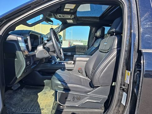 Used 2026 Ford F350 Platinum AWD/4WD image 11