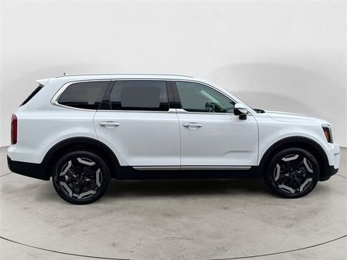 Used 2025 Kia Telluride S image 6