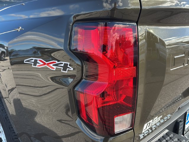 Used 2024 Chevrolet Colorado W/T w/ WT Convenience Package II AWD/4WD image 27