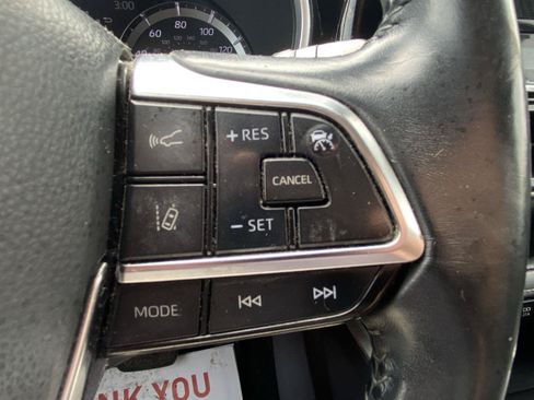 Used 2020 Toyota Highlander XLE AWD/4WD image 27