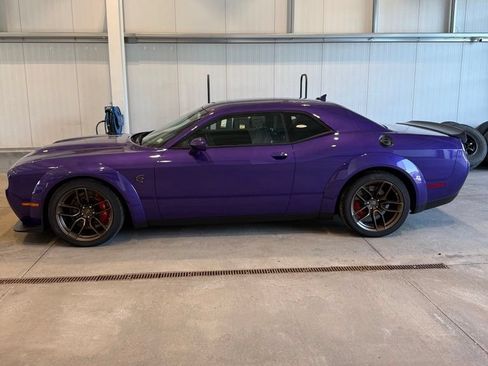 Used 2023 Dodge Challenger SRT Hellcat RWD image 2