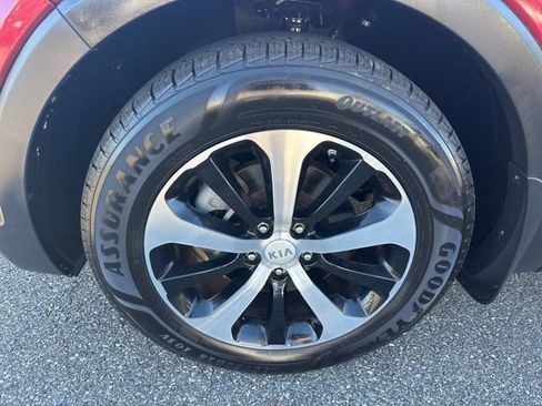 Used 2017 Kia Sorento EX image 34