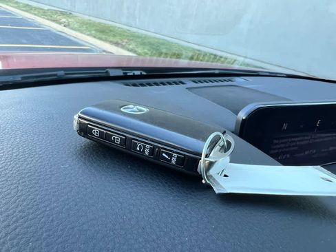 Used 2019 MAZDA MAZDA3 Sedan w/ Preferred Package image 30