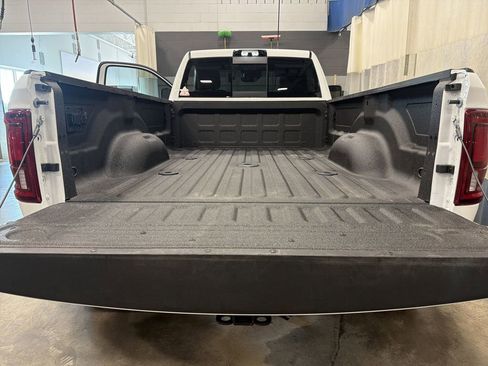 Used 2026 RAM 3500 Big Horn AWD/4WD image 15