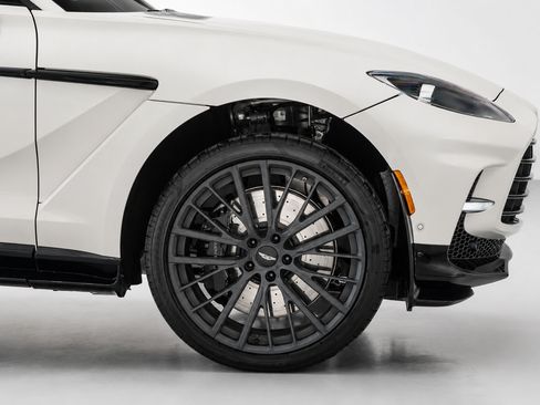 Used 2026 Aston Martin DBX 707 AWD/4WD image 9
