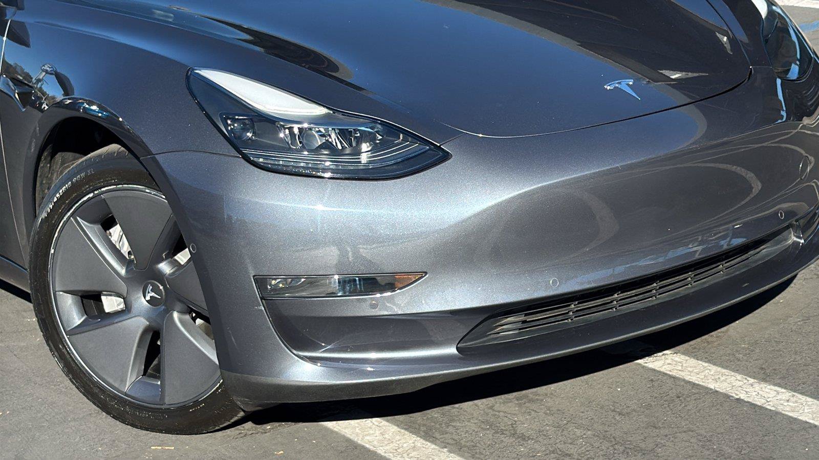 Used 2022 Tesla Model 3 Long Range AWD/4WD image 3