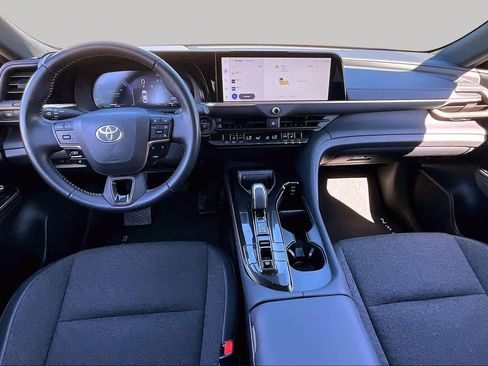 Used 2024 Toyota Crown AWD/4WD image 13