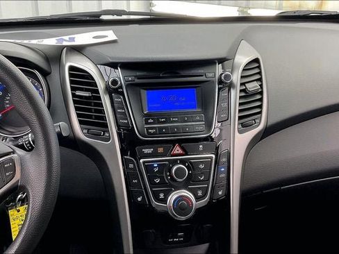 Used 2016 Hyundai Elantra GT FWD image 6