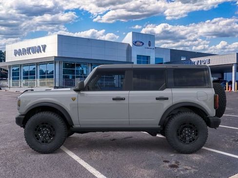 New 2026 Ford Bronco Badlands AWD/4WD image 3