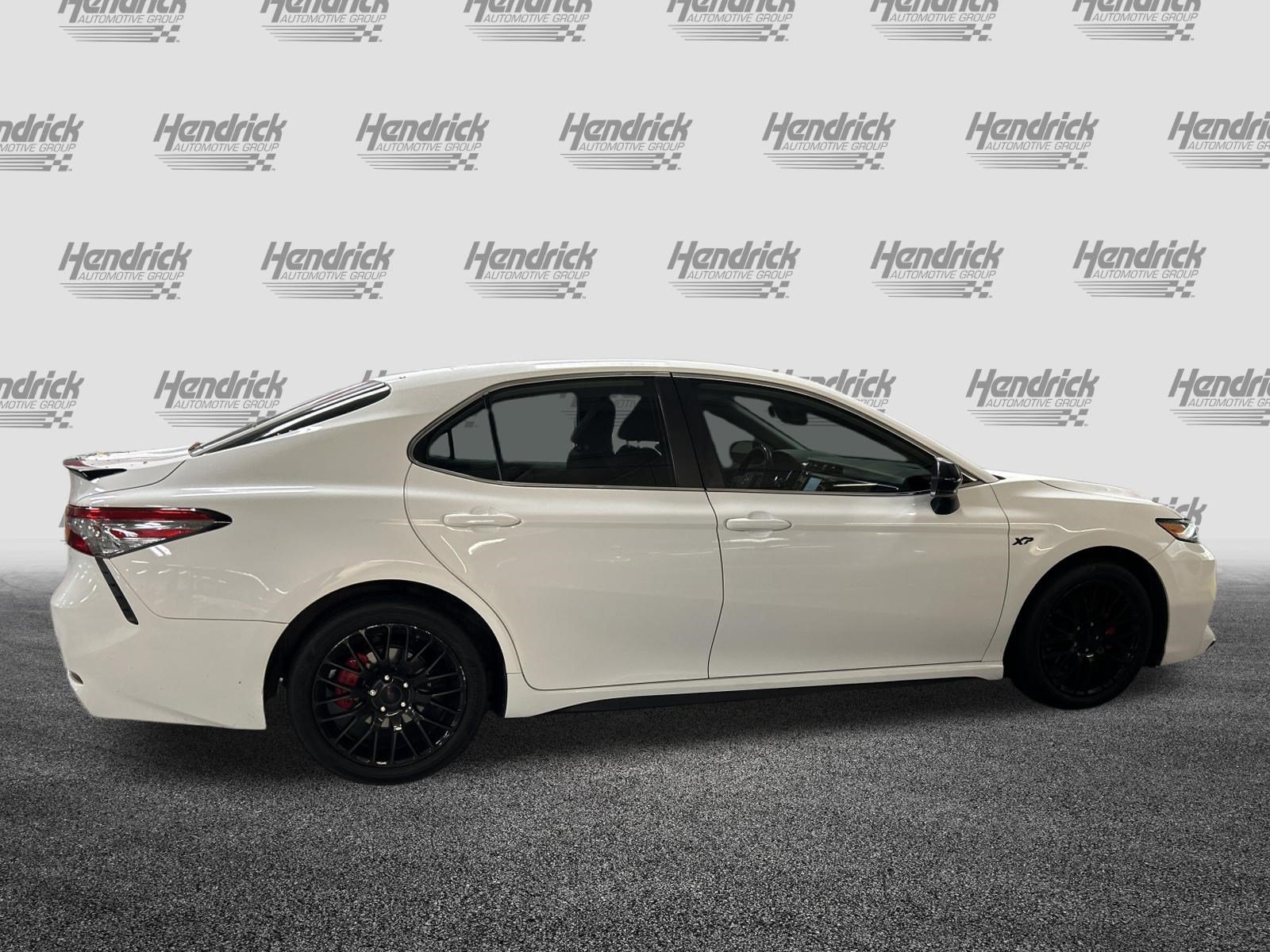 Used 2019 Toyota Camry SE FWD image 3