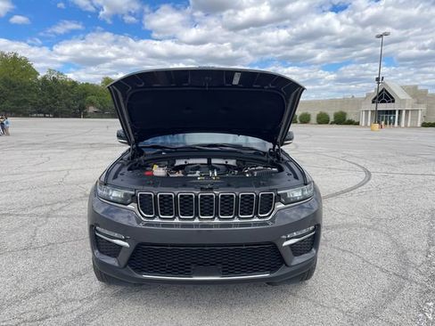 Used 2023 Jeep Grand Cherokee 4WD 4xe image 18